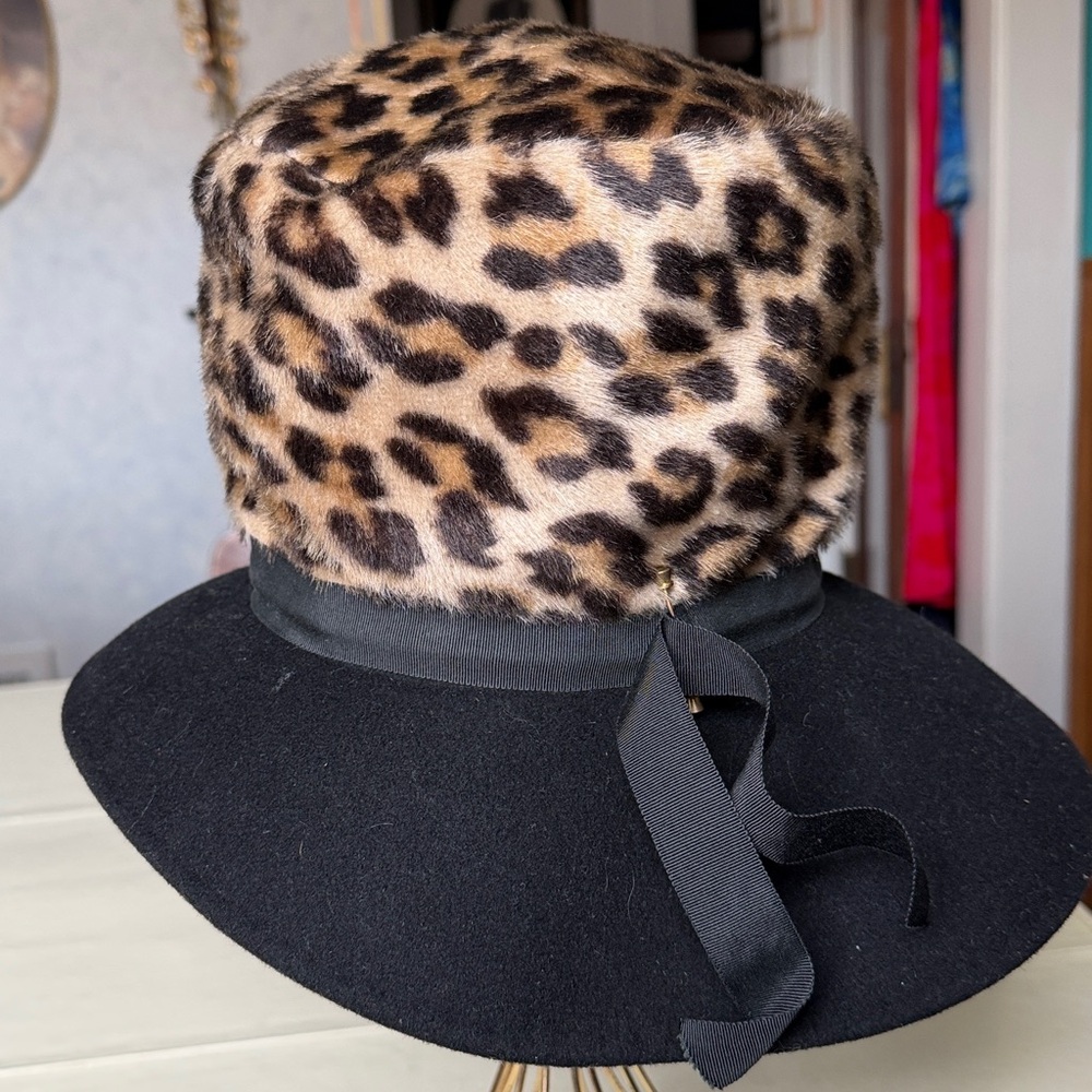 #Mr John Vintage Hat